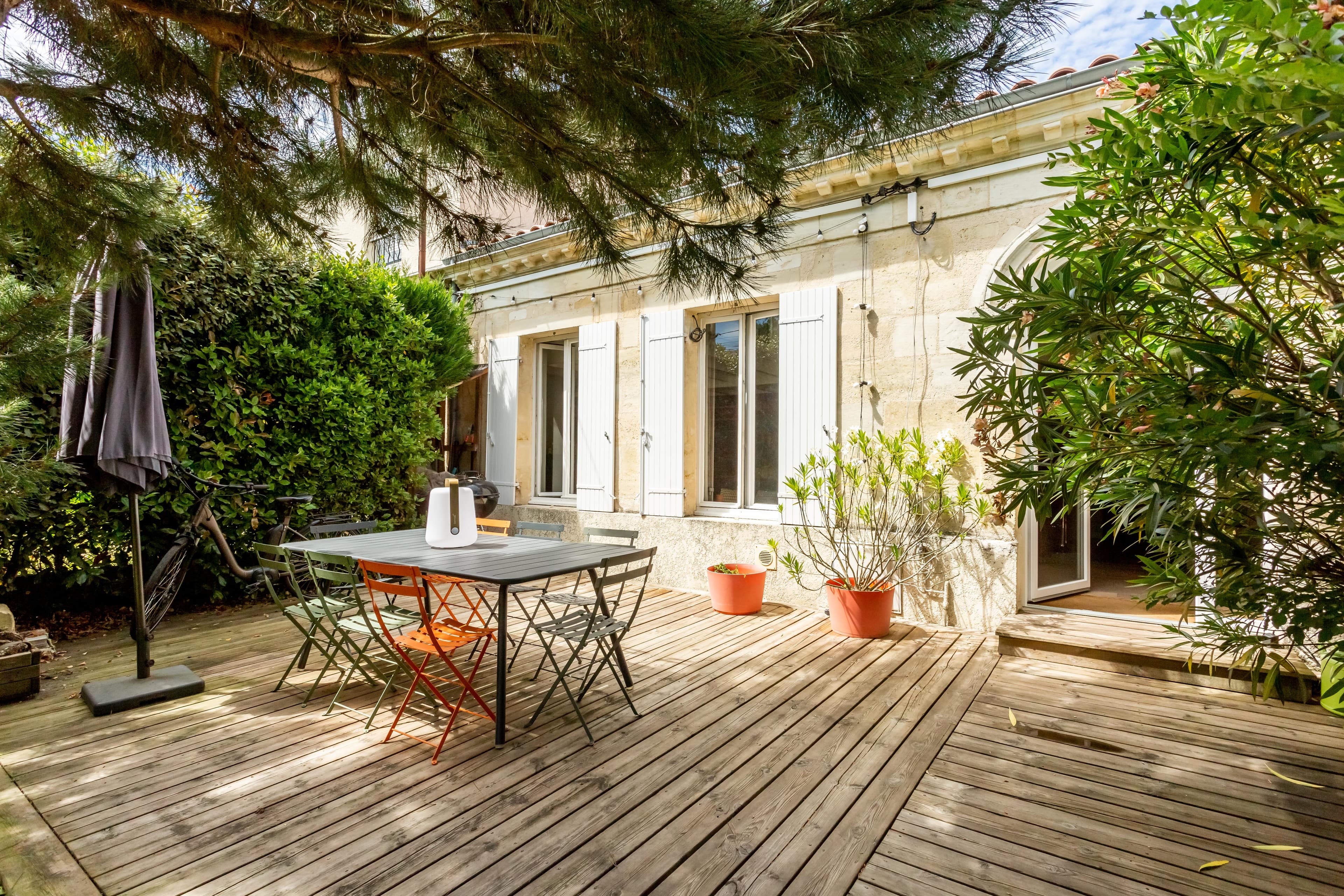 Magnifique maison avec 4 chambres jardin, terrasse et piscine.