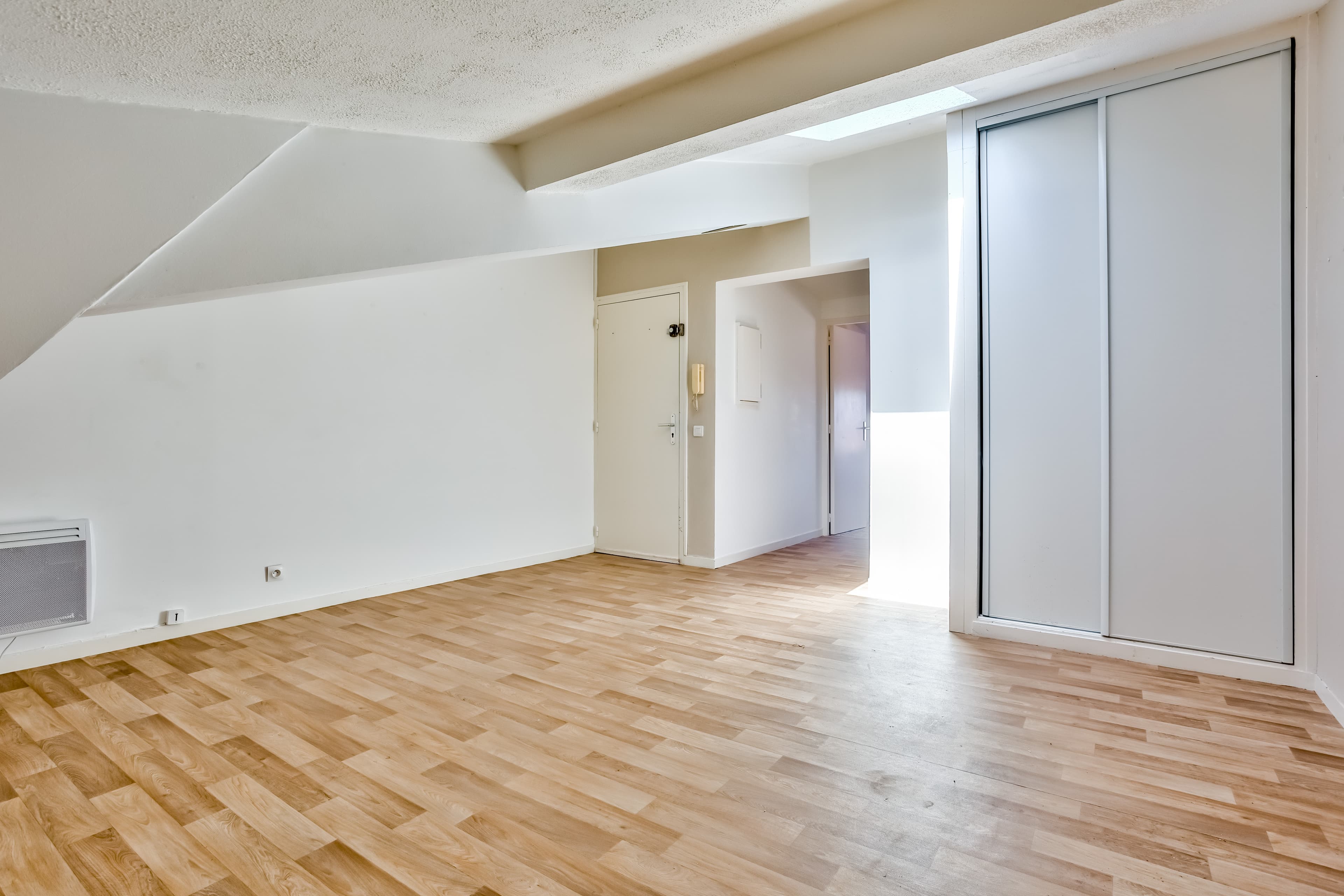 1 PIÈCE 30.24 M² BORDEAUX SAINT PIERRE - STUDIO - DERNIER ÉTAGE