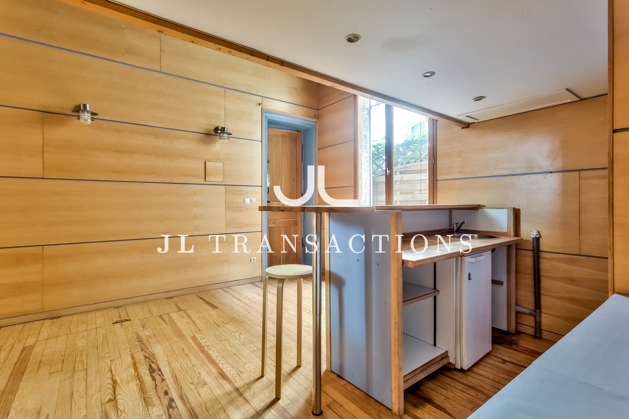 PEY BERLAND - STUDIO AVEC MEZZANINE 28m²