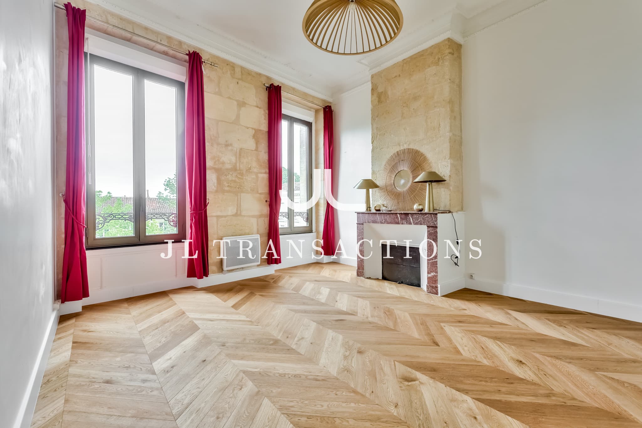 APPARTEMENT T2 EN PARFAIT ÉTAT SITUÉ AU 2E ÉTAGE D'UN BEL IMMEUBLE EN PIERRE