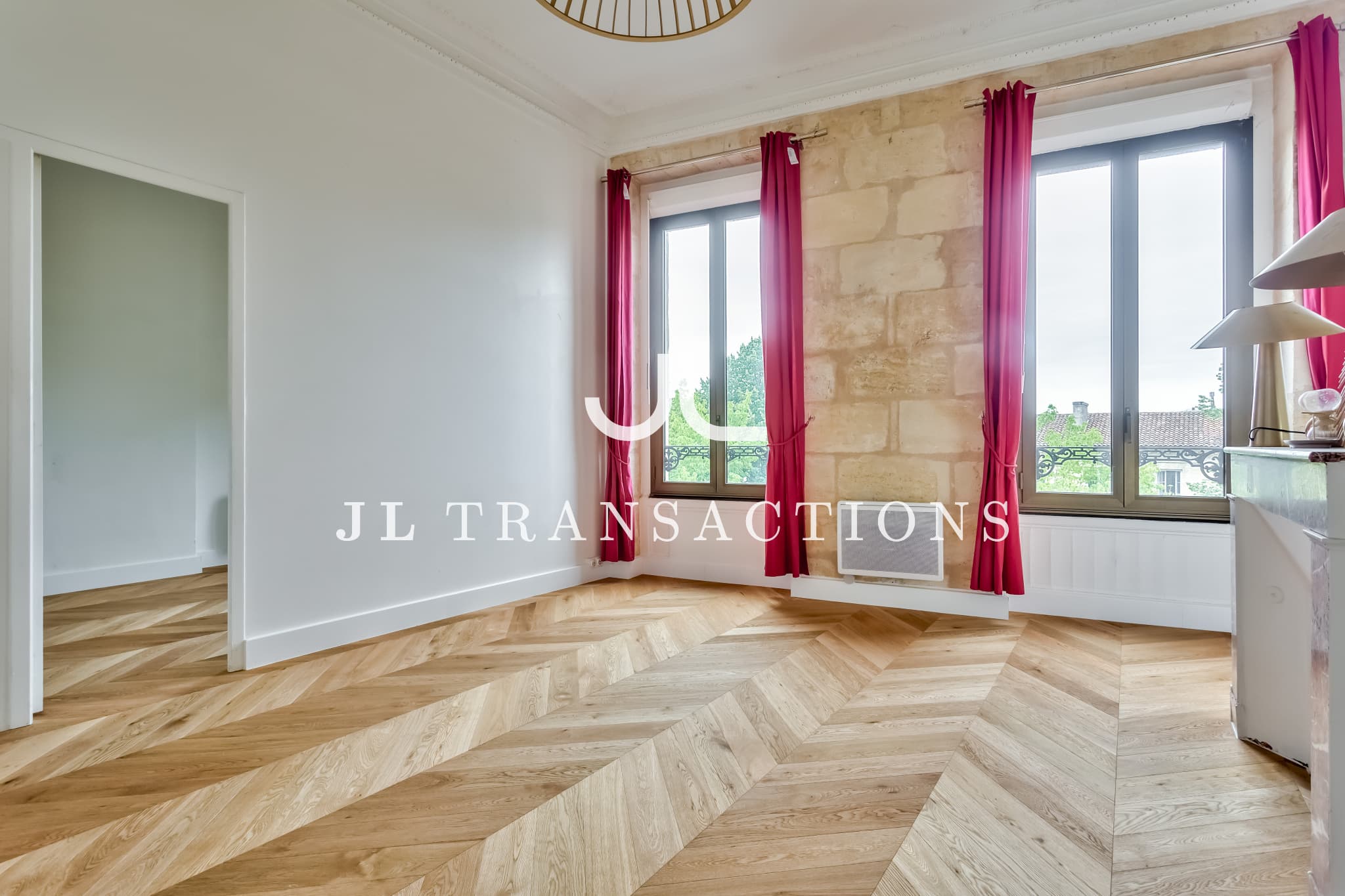 APPARTEMENT T2 EN PARFAIT ÉTAT SITUÉ AU 2E ÉTAGE D'UN BEL IMMEUBLE EN PIERRE