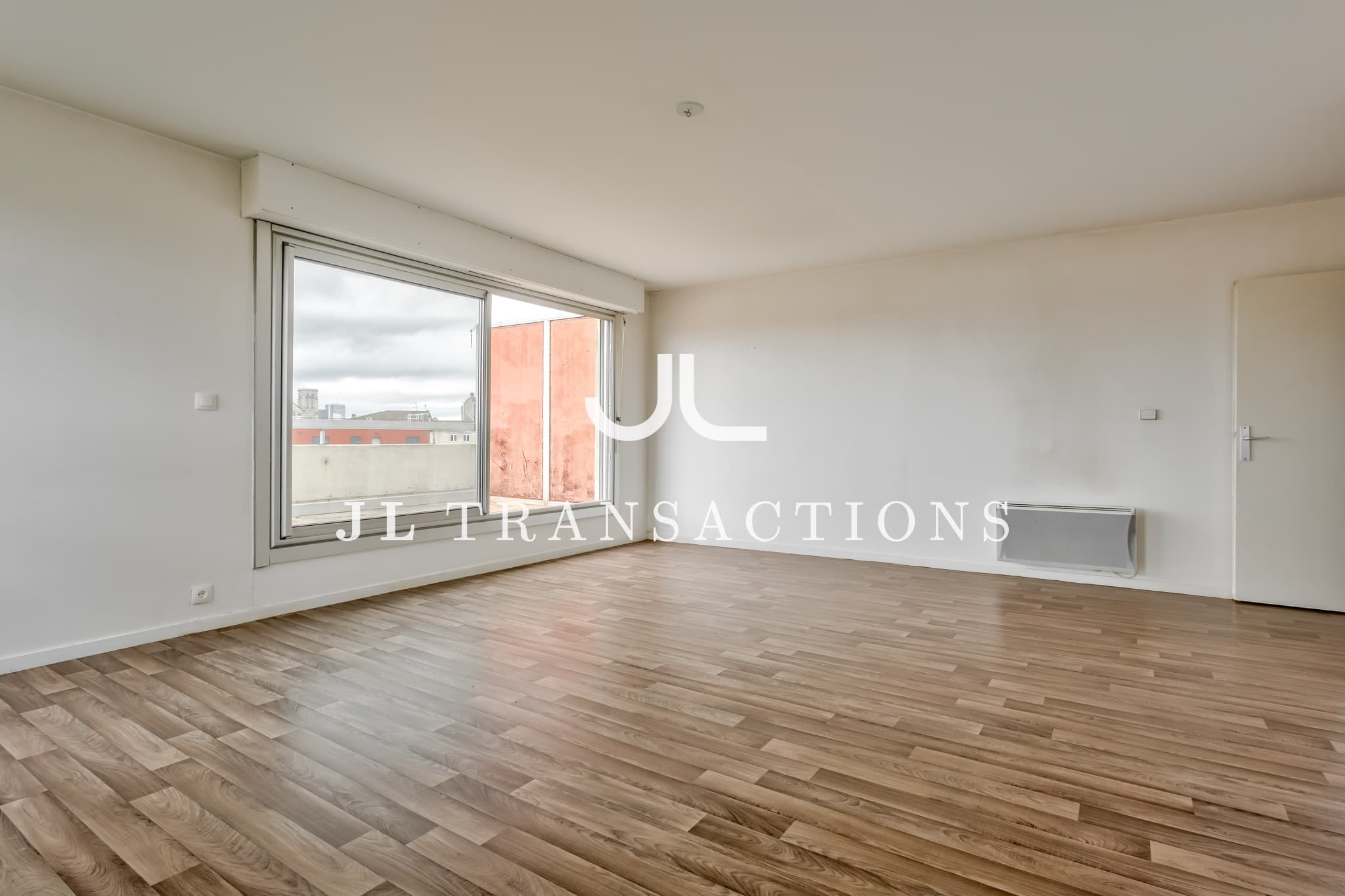 Fondaudège / Jardin Public : Appartement 2 chambres avec terrasse et place de parking