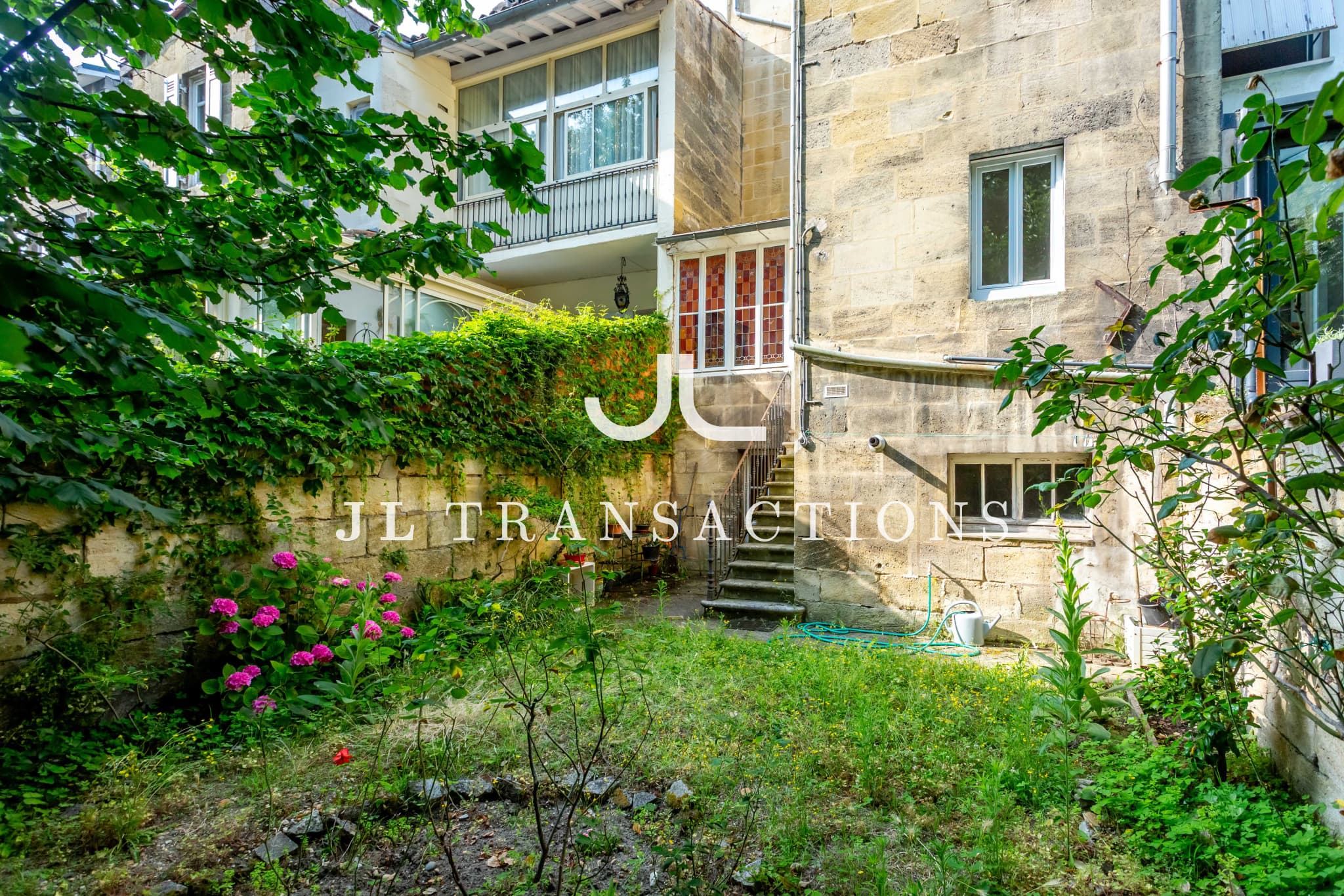 Saint-Genès - Maison 8 pièces - 195m²