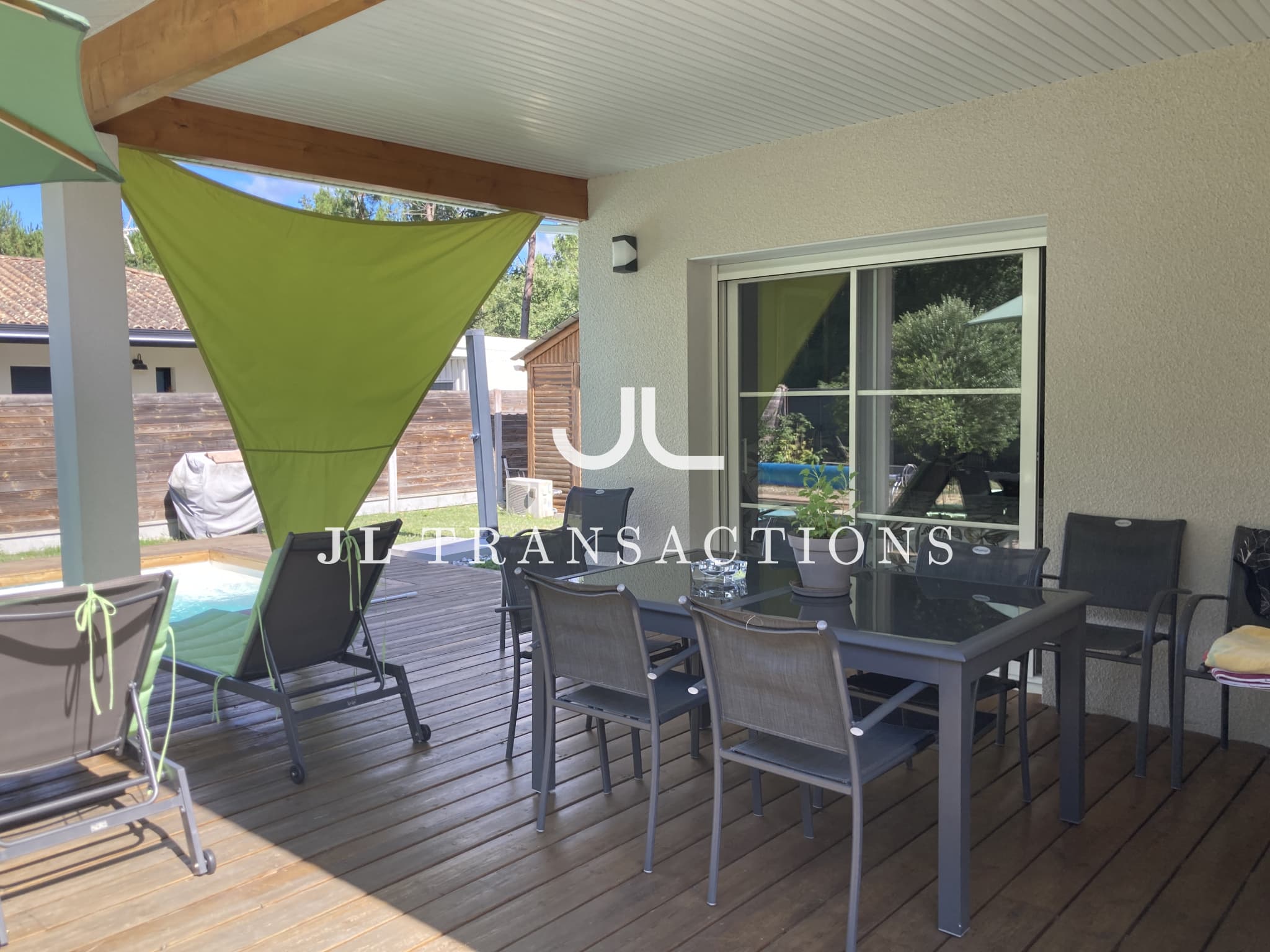 Audenge - Maison tout confort : 3 chambres, jardin, piscine, garage - 106 m²