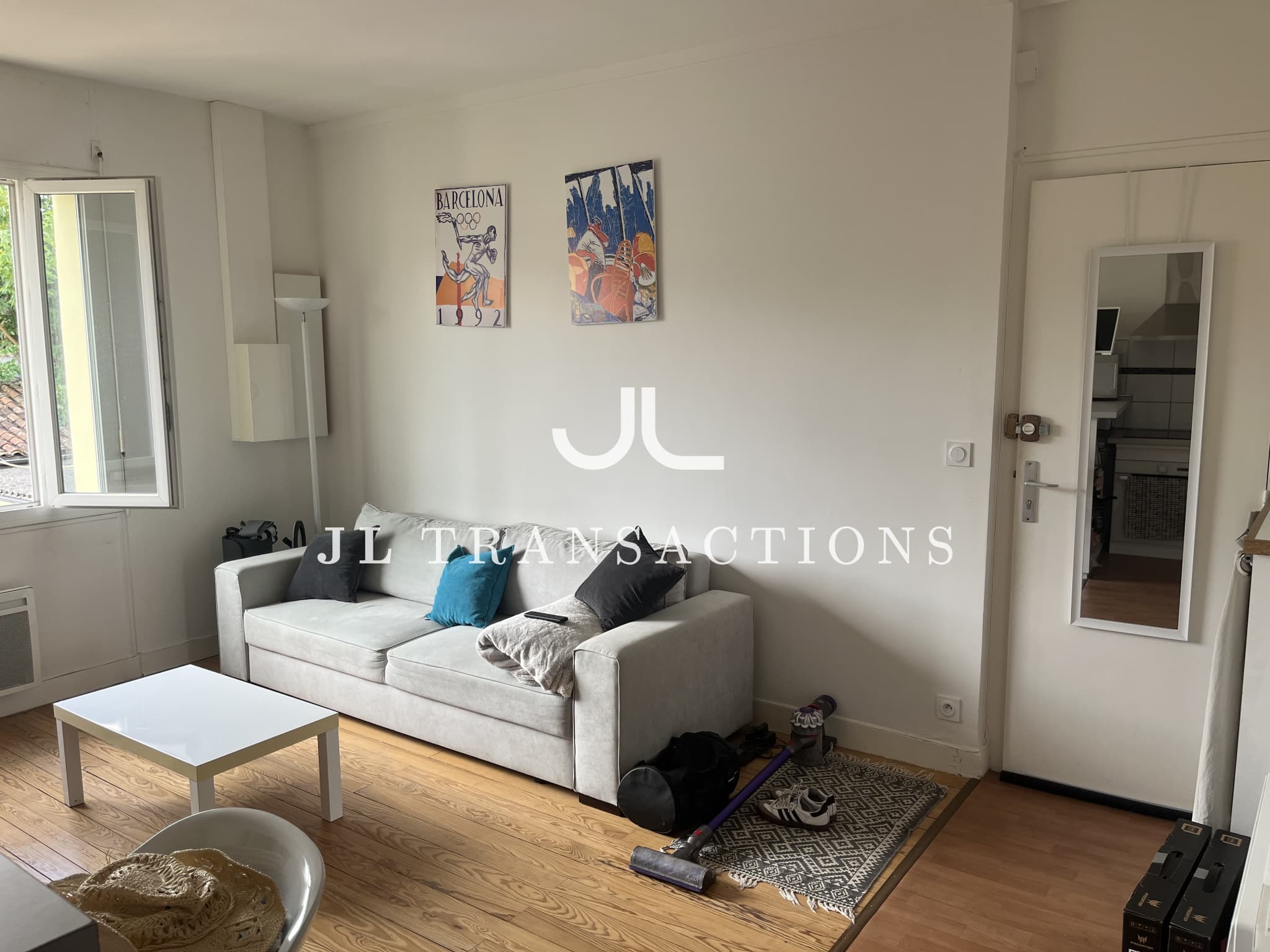 Place Saint-Martial - Appartement 2 pièces Rénové - 42m²