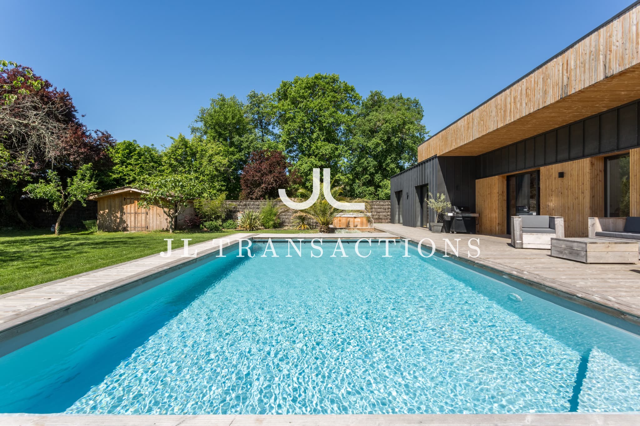 Gironde - Maison 5 pièces avec terrain et piscine chauffée - 160m²