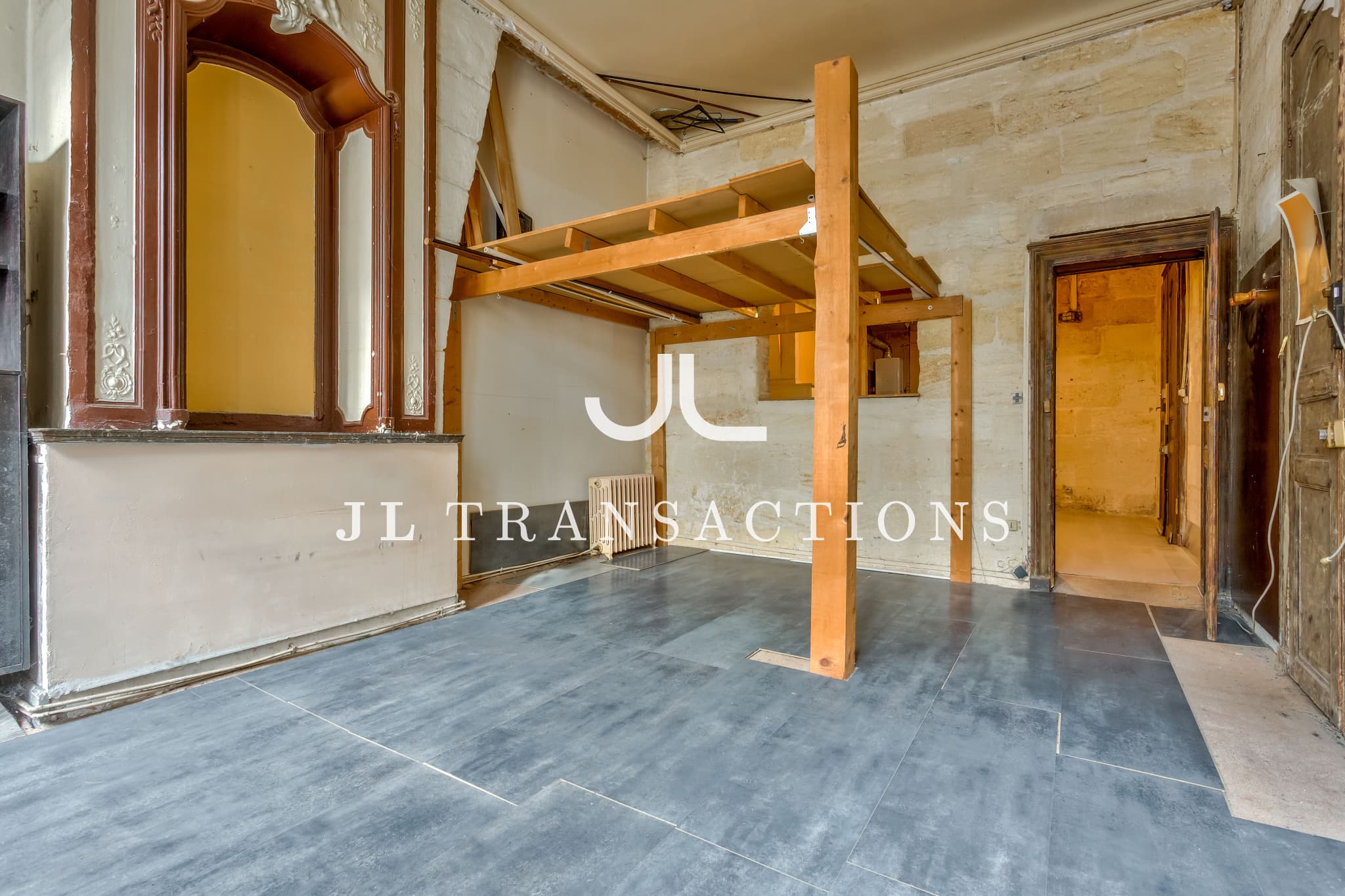 Centre historique - Appartement 2 pièces à rénover - 55m²